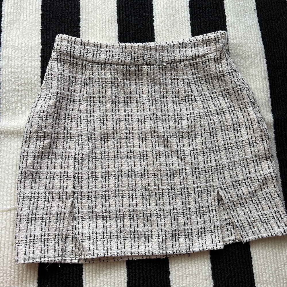 MISSGUIDED Elegant Black and White Tweed Mini Skirt Quiet Luxury